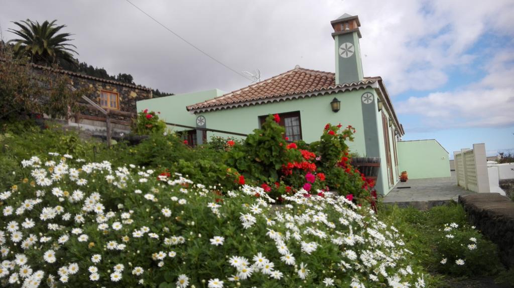 Гостевой дом Casa Clara Фуэнкальенте-де-ла-Пальма Экстерьер фото